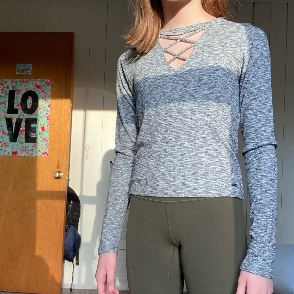 Strappy v neck hollister long sleeve